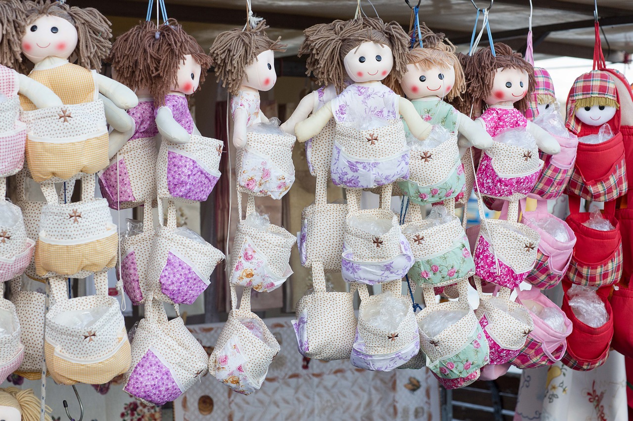 dolls souvenir market free photo