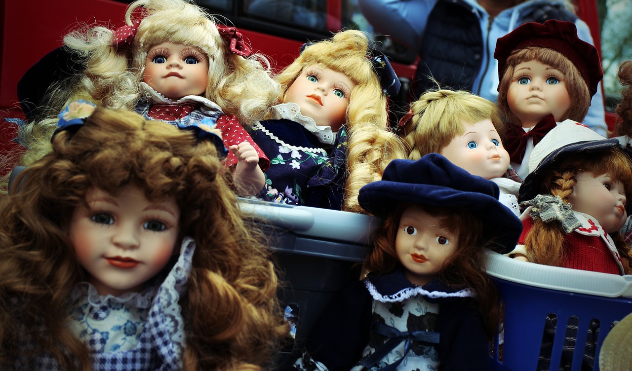 dolls toys girl free photo