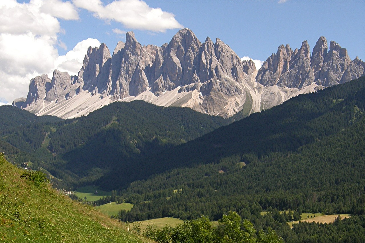 dolomites mountain mountains free photo