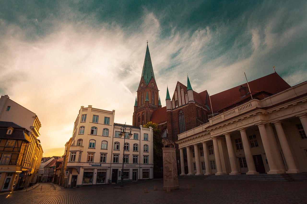 dom schwerin marketplace free photo