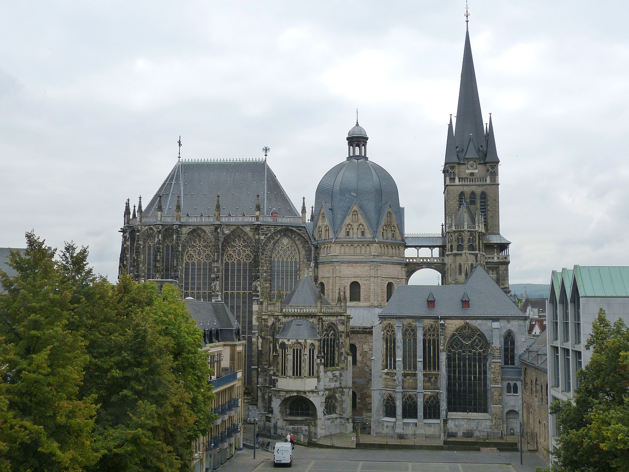 dom aachen church free photo