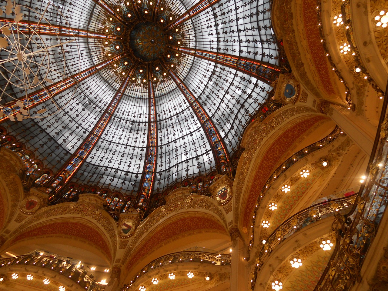 dome light paris free photo