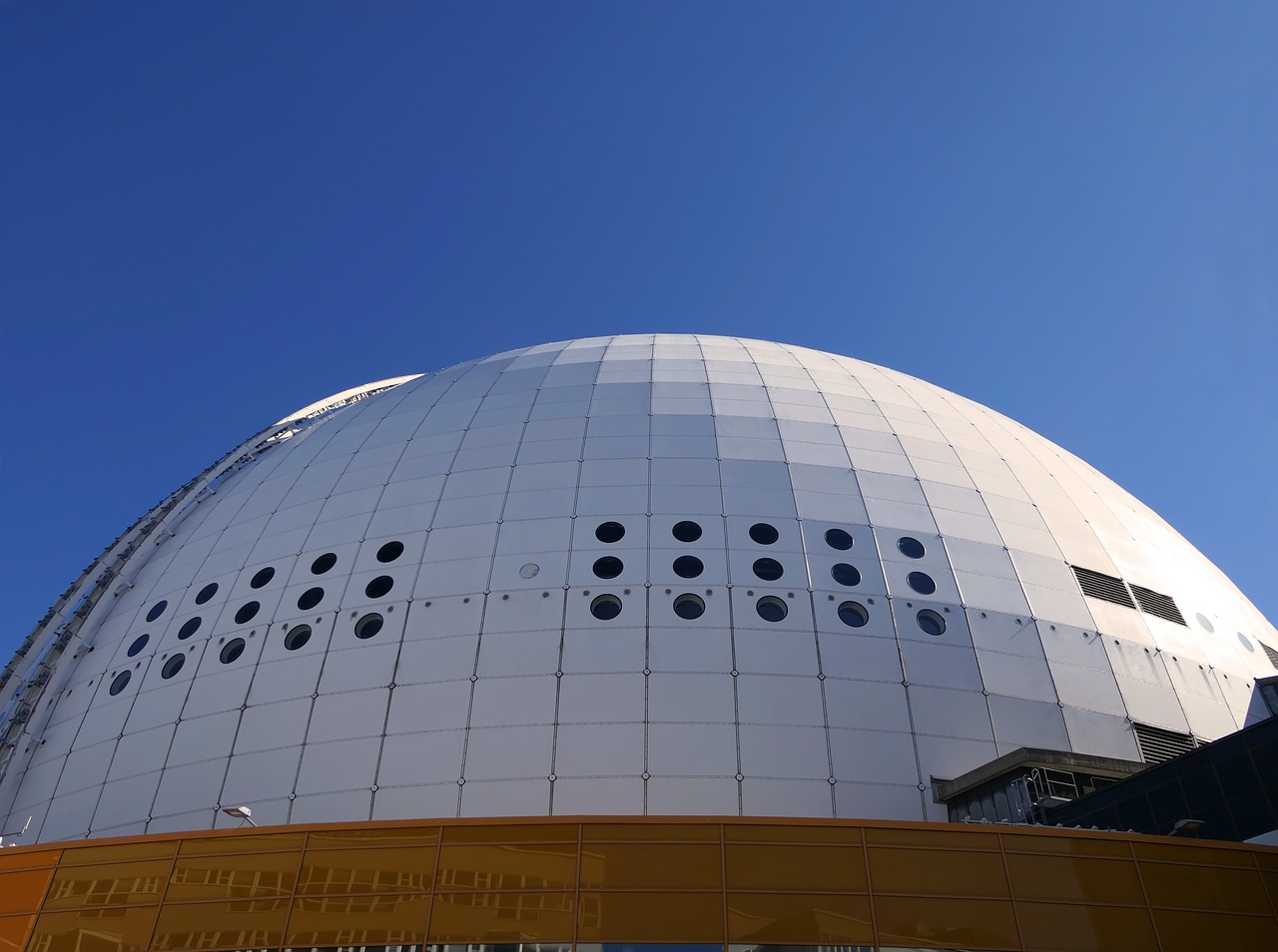 dome  show room  skyview free photo