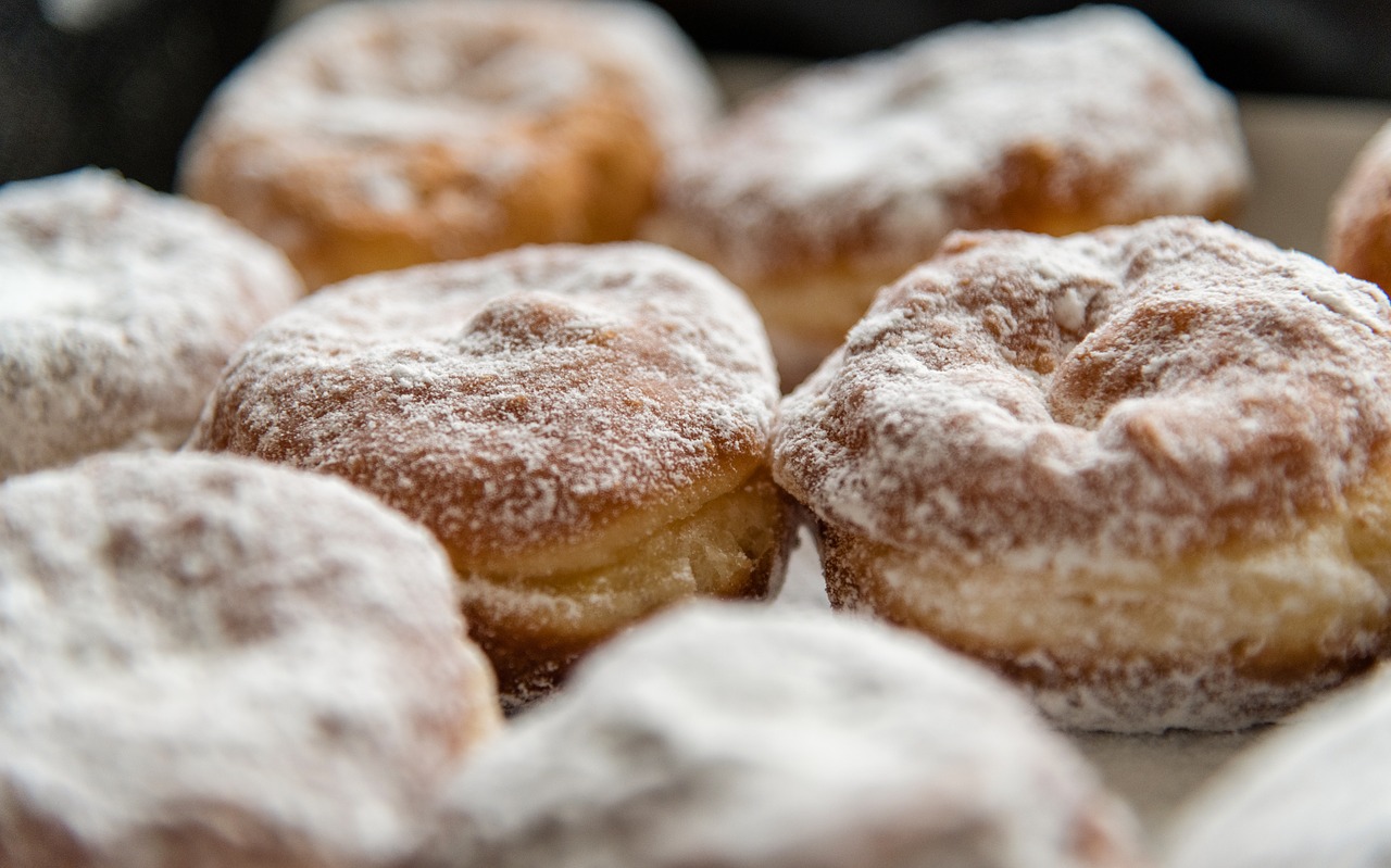 donuts  fánky  carnival free photo