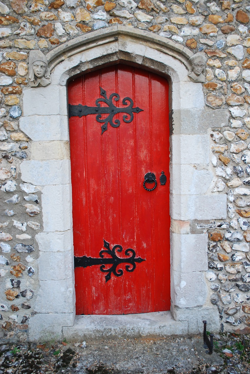 door red church free photo