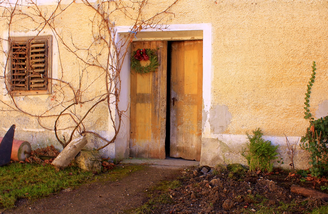 house entrance hausfassade old romantic hauseingang free photo