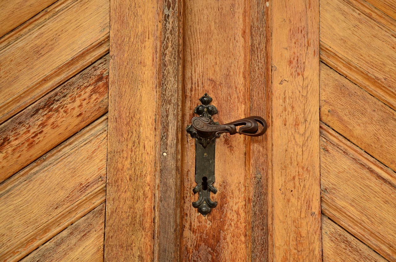 door door knob wood free photo