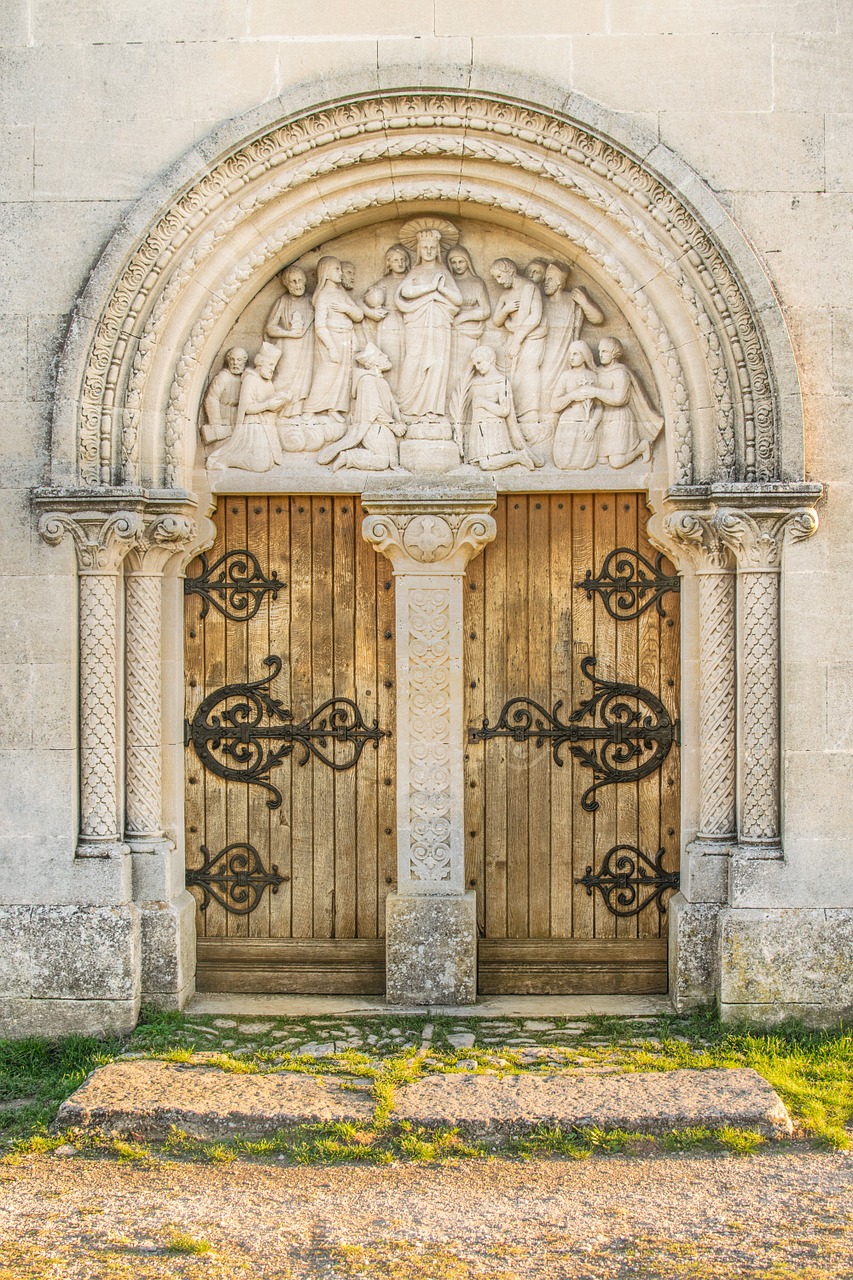 door castle pierre free photo