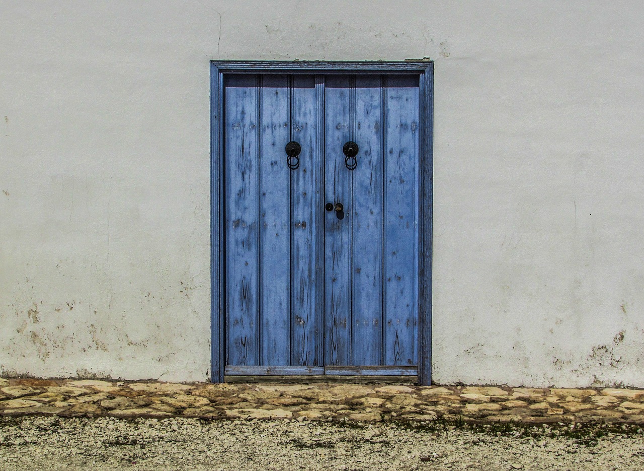 door old traditional free photo