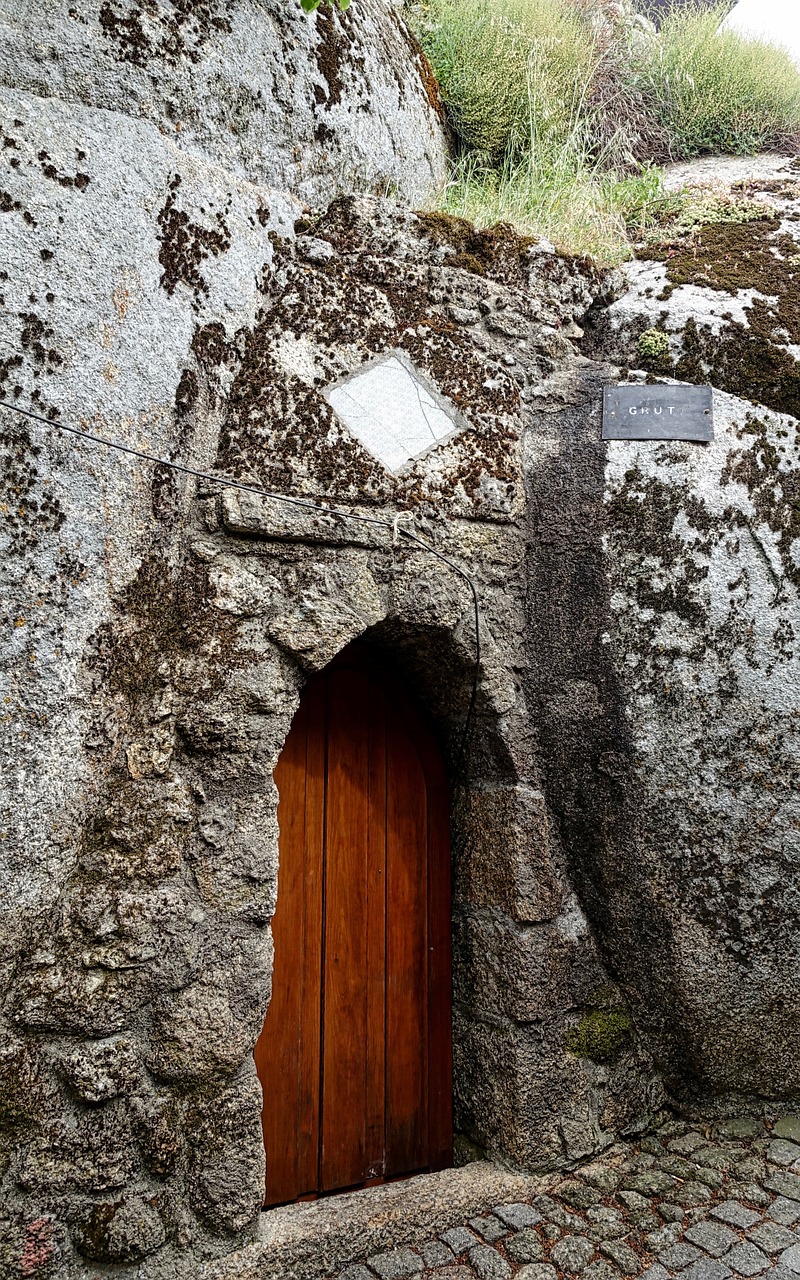 door entrance rock free photo