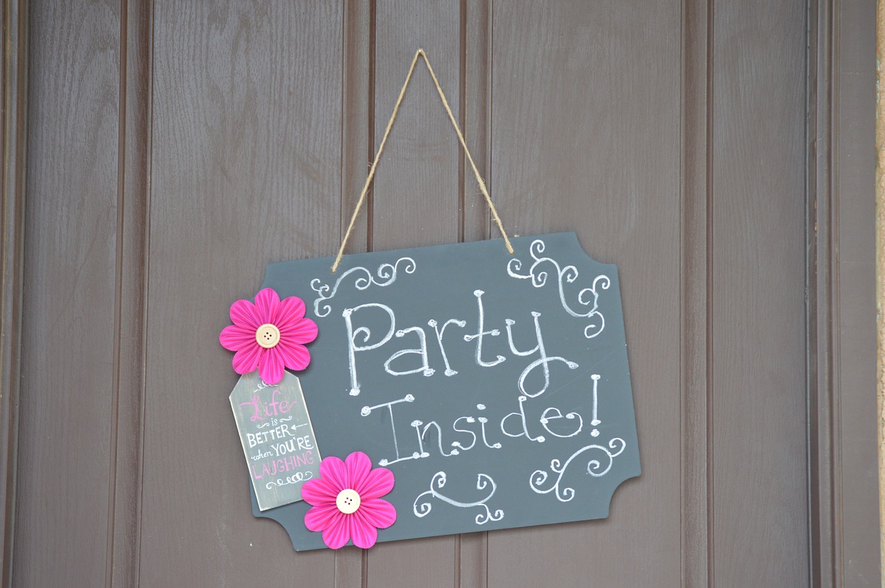 door sign party free photo