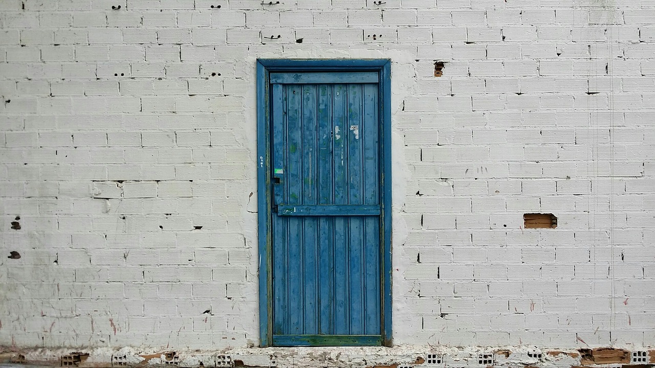 door facade blue free photo