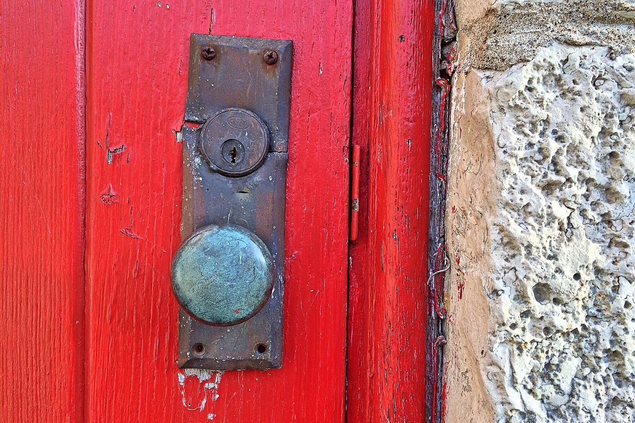 door red handle free photo