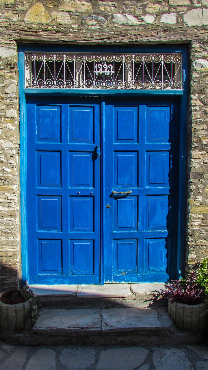 door old traditional free photo
