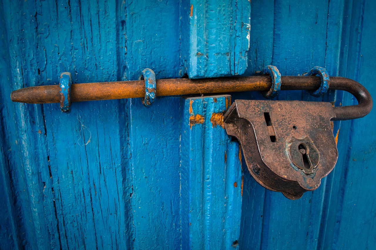 door blue rusty free photo