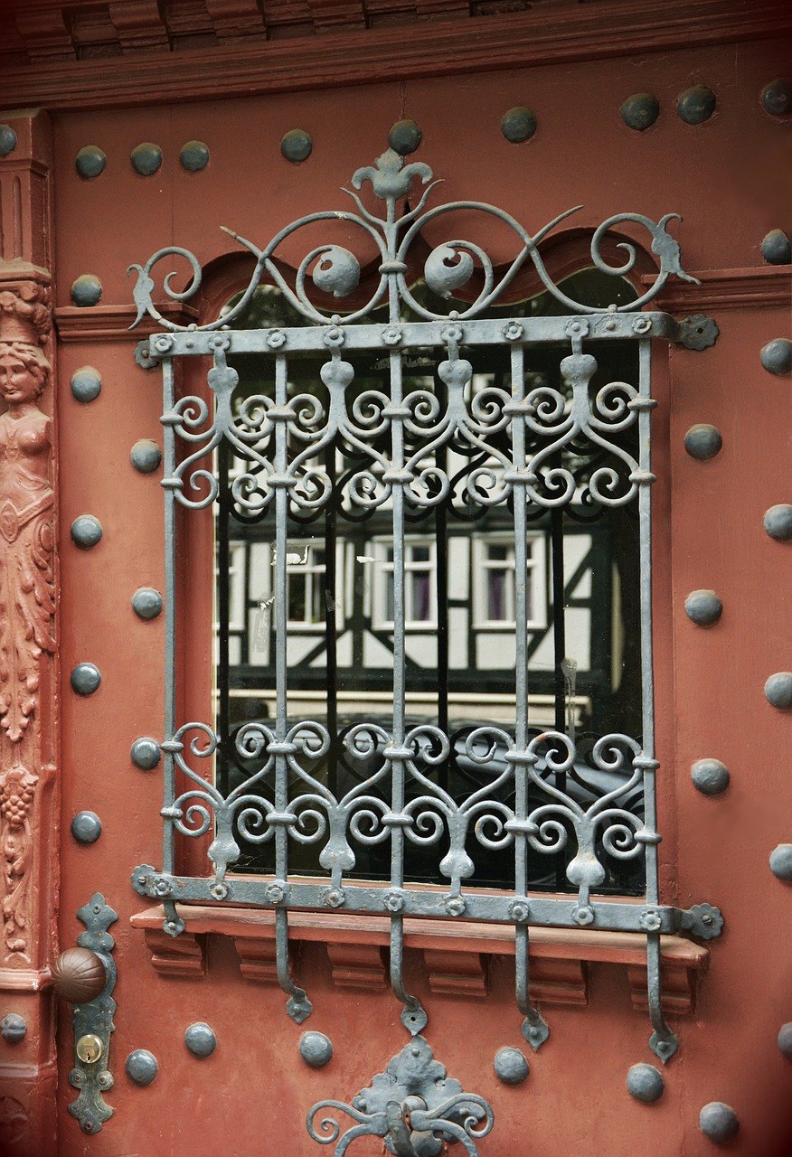 door old door ironwork free photo