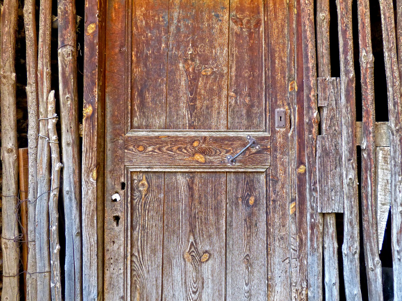door rustic wood free photo