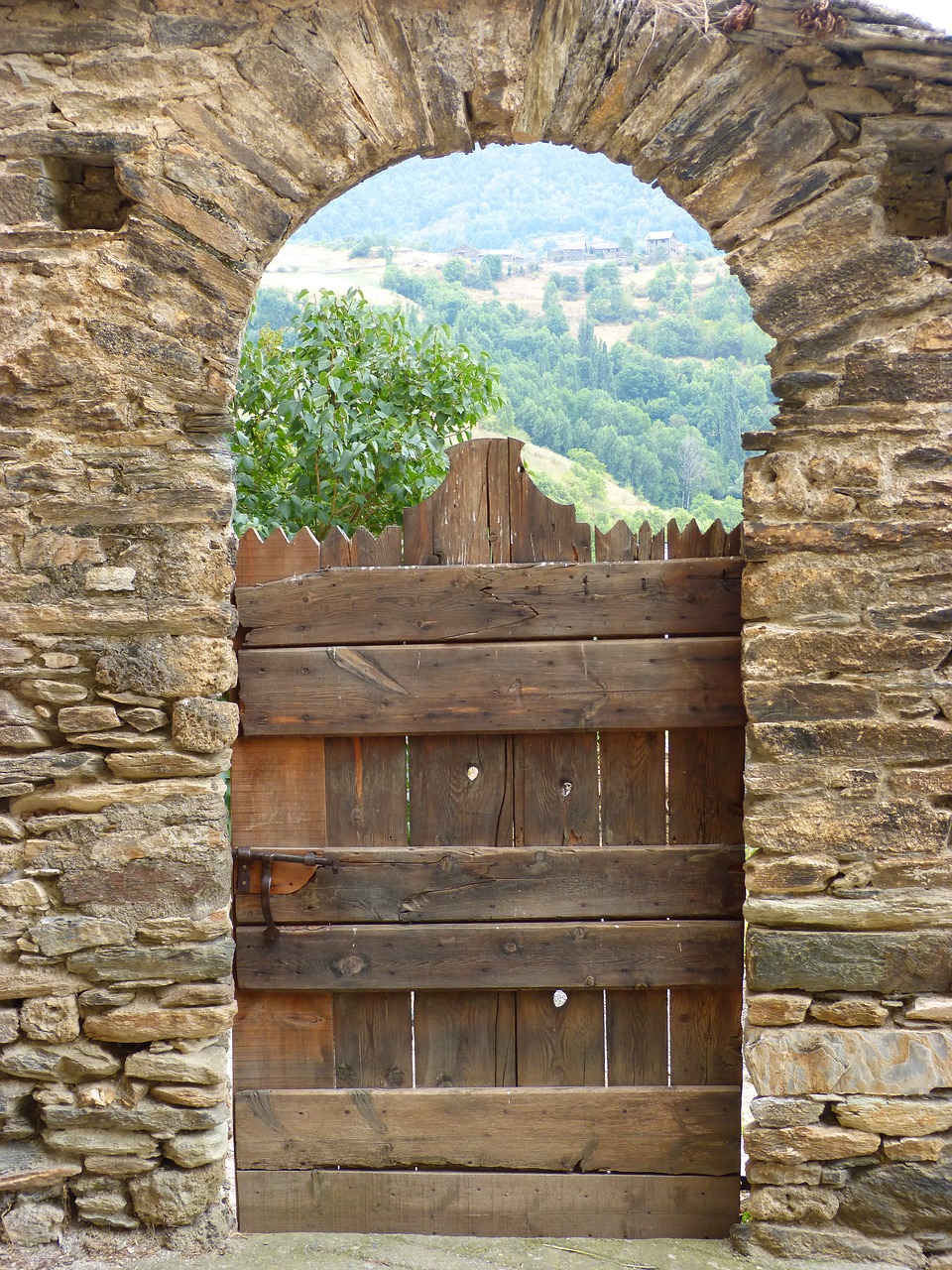 door portal arch free photo