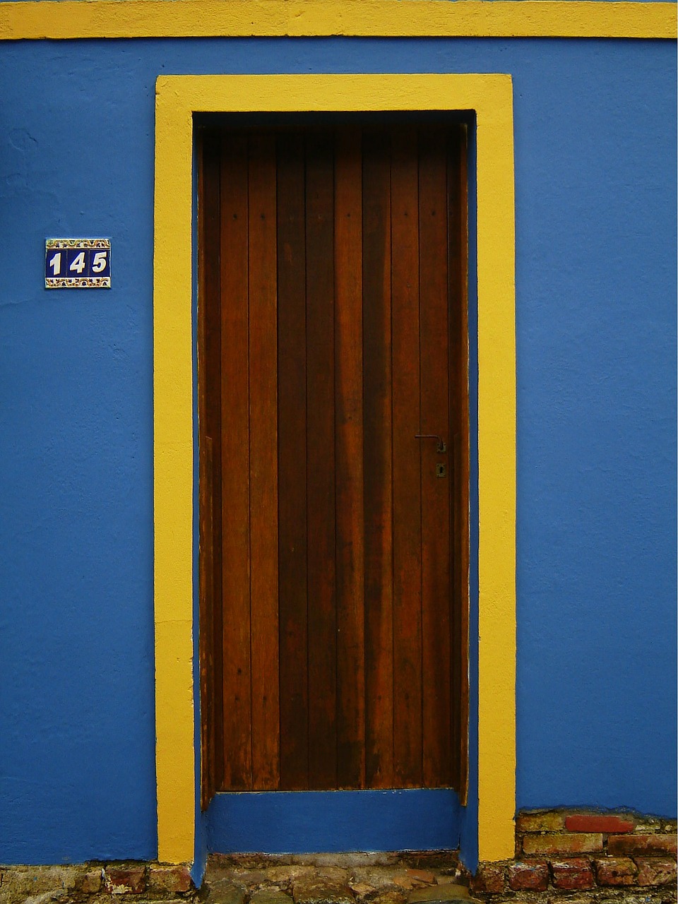 door blue yellow free photo