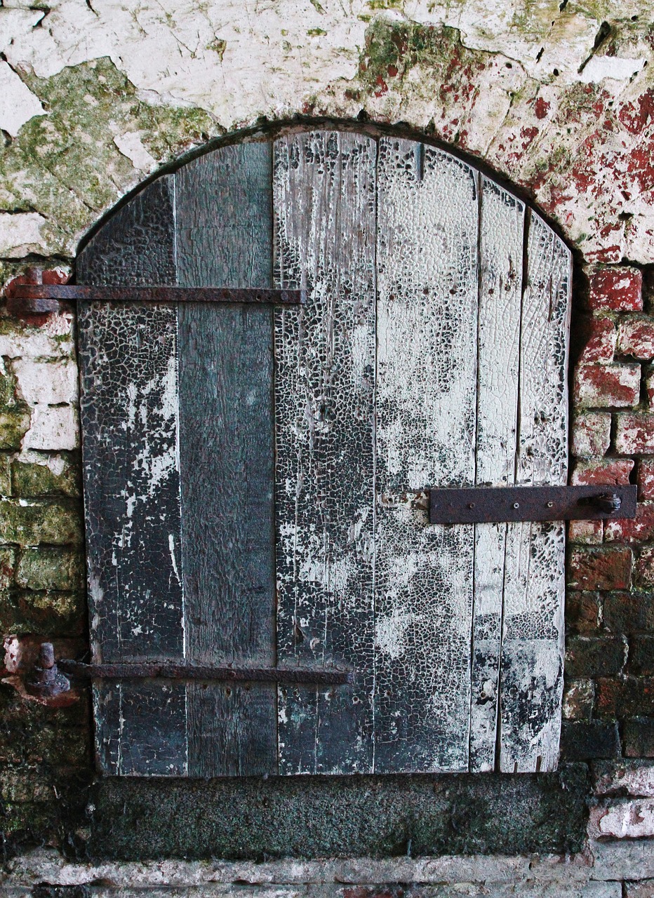 door old door alcatraz free photo