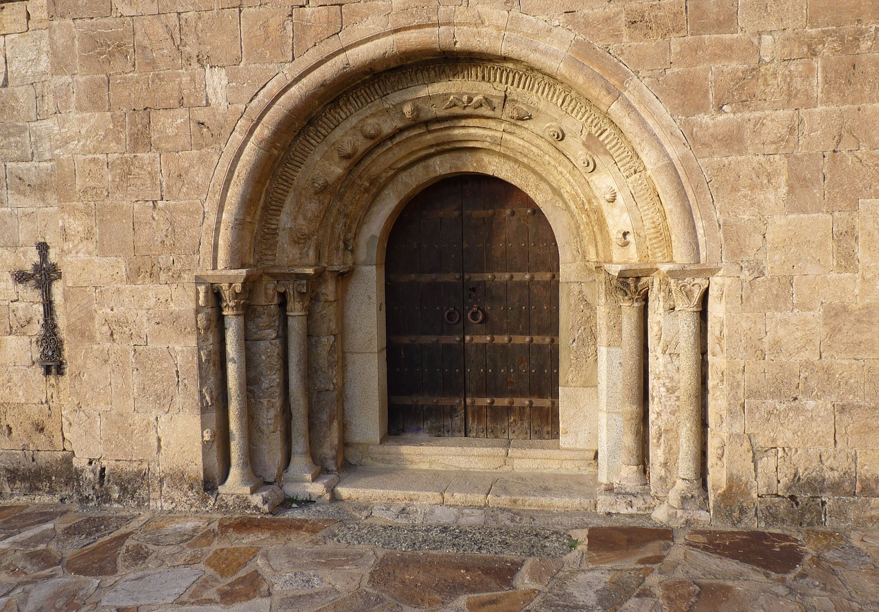 door romanesque chapel church free photo