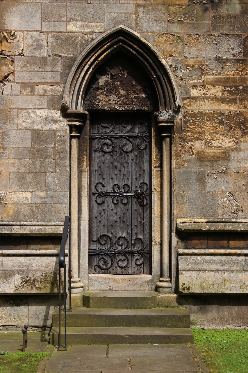 door portal middle ages free photo