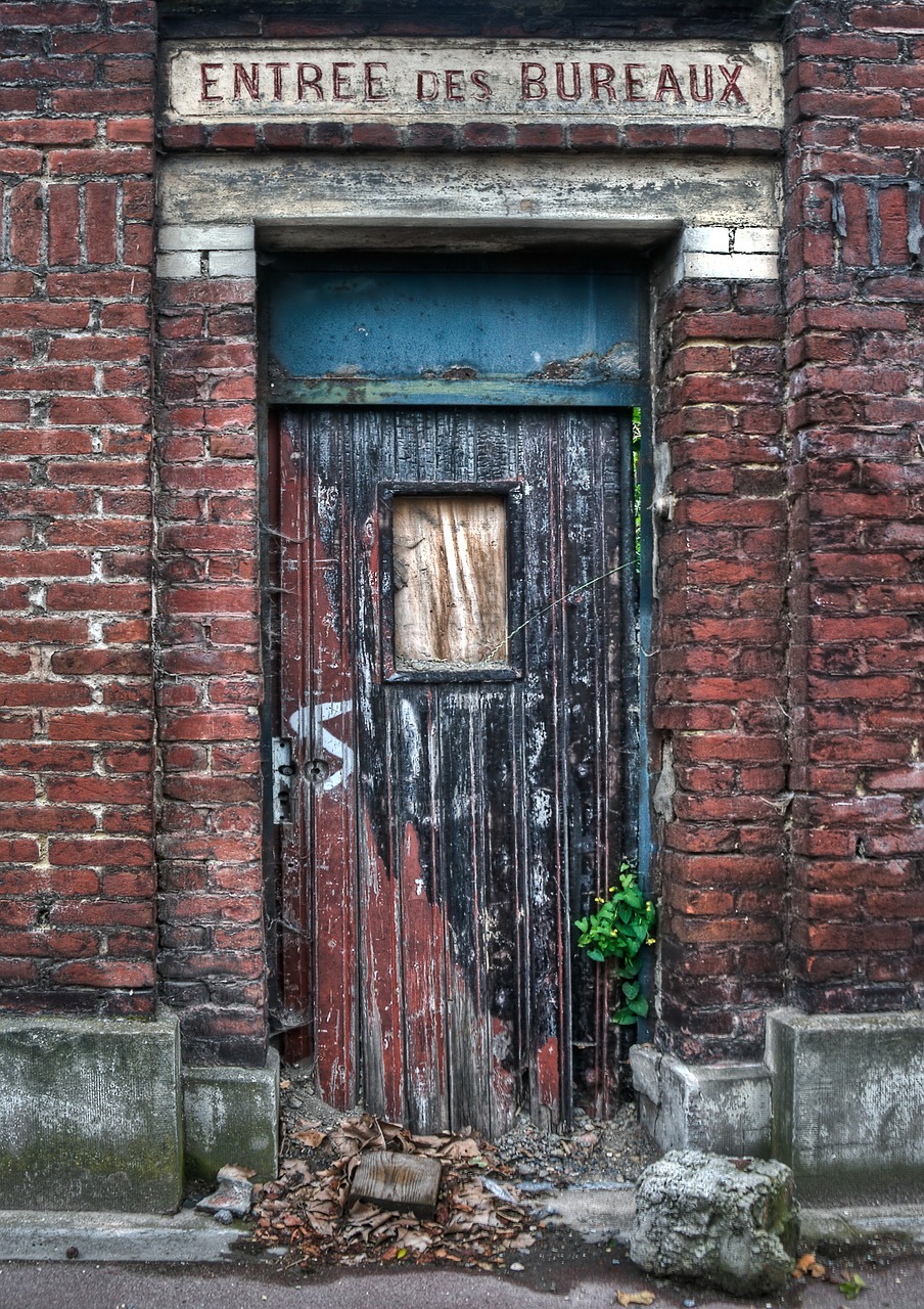 door dilapidated building entry free photo