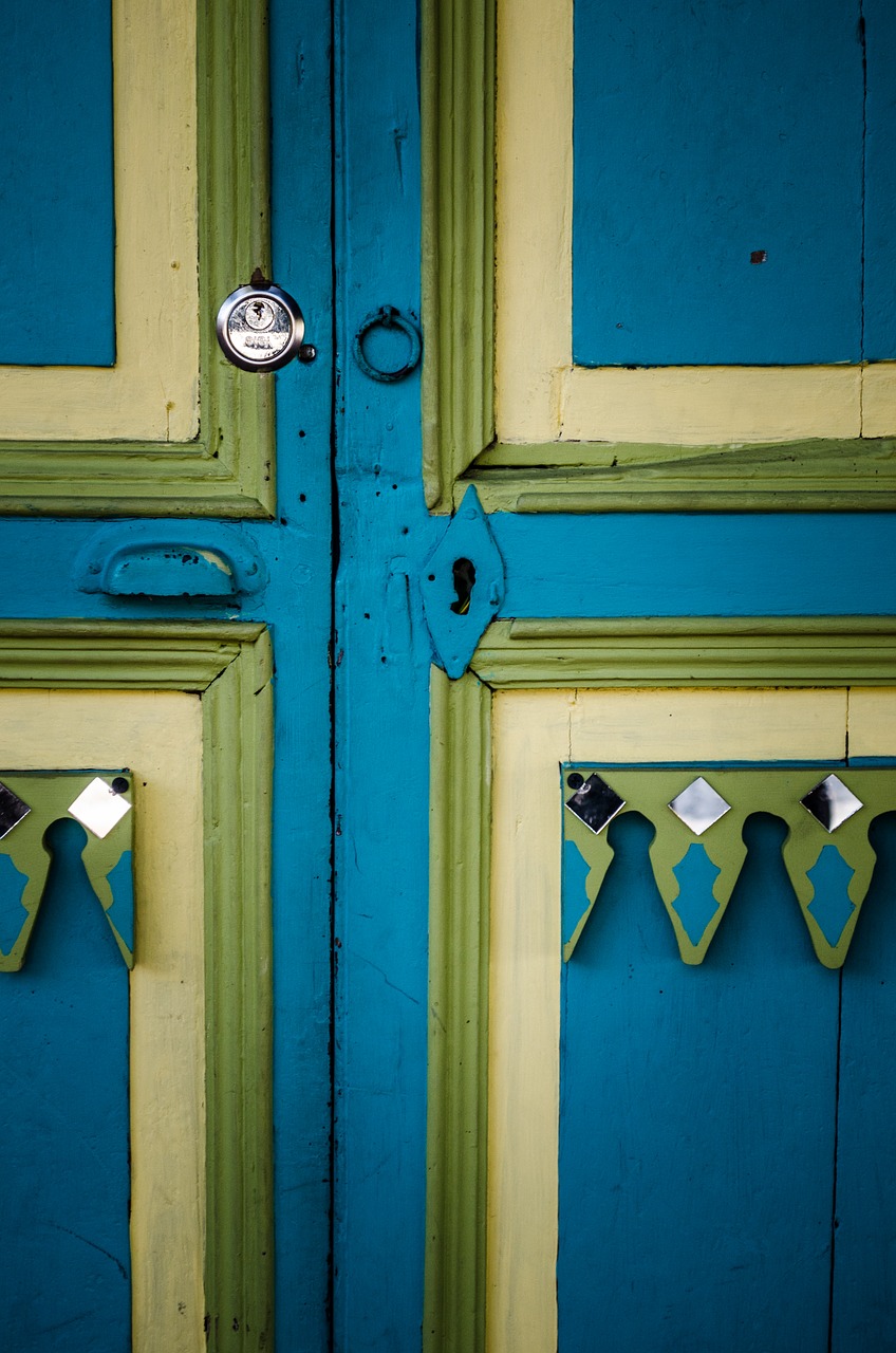 door lock blue free photo