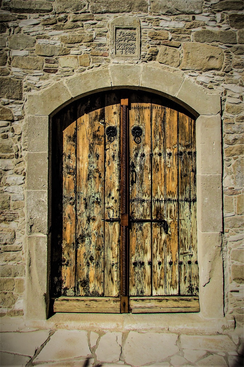 door wooden old free photo