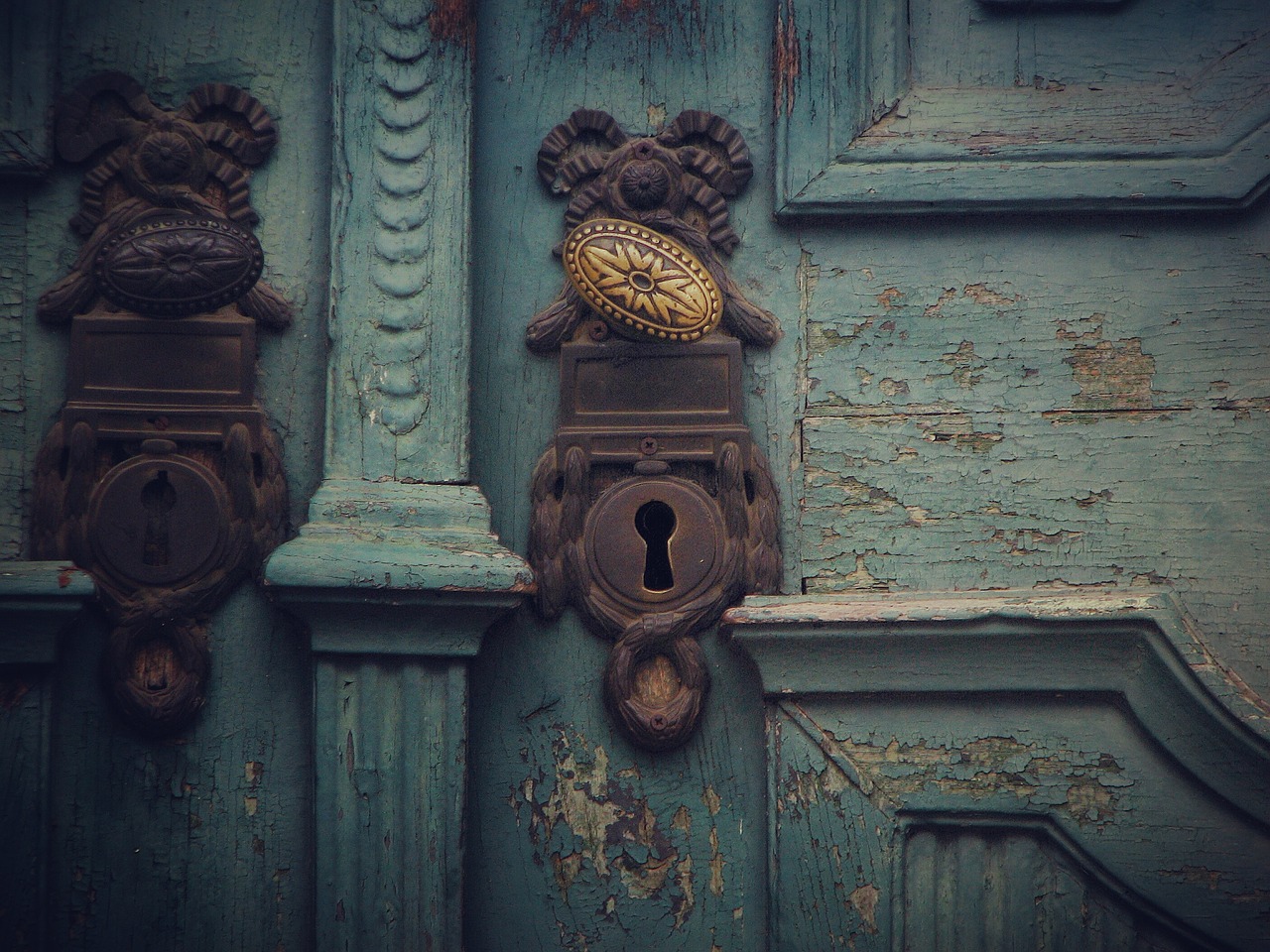 door handle blue free photo