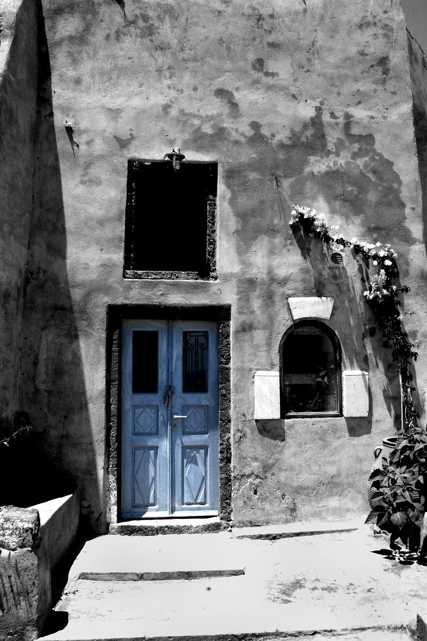 door facade house free photo