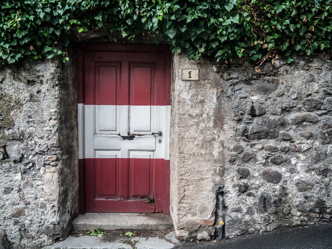 door austria south tyrol free photo