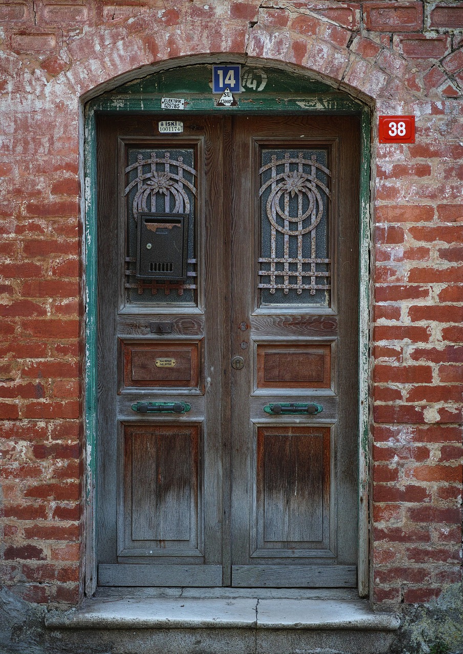 door old building free photo