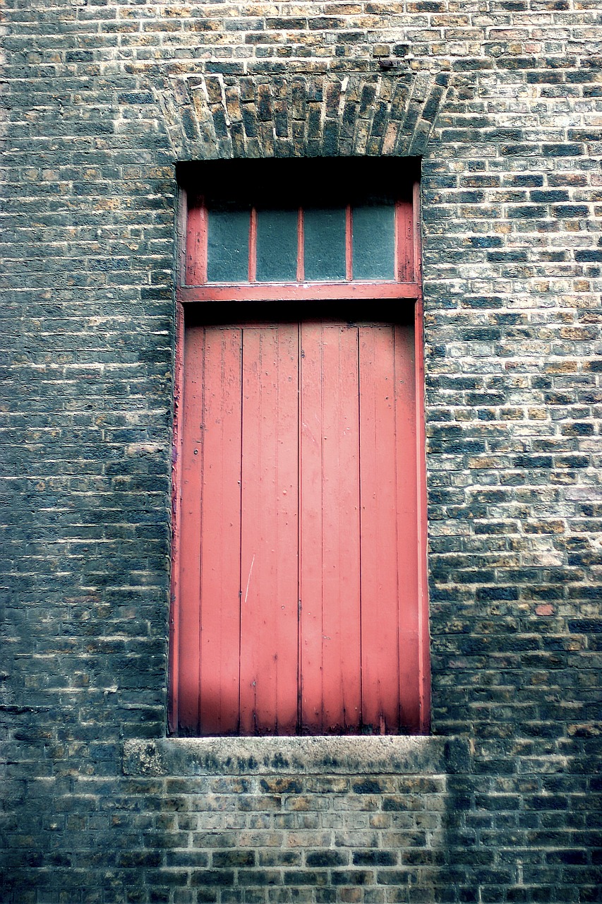 door red house free photo