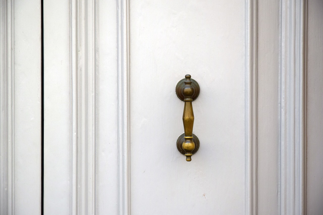 door white door background free photo