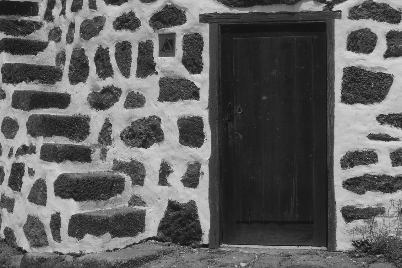 door stairs castle free photo