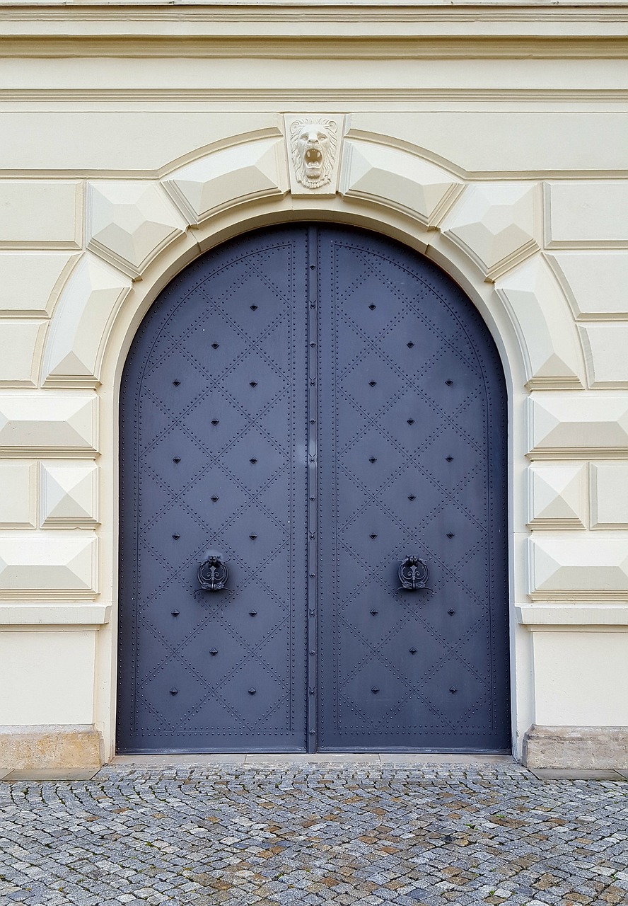 door iron historically free photo