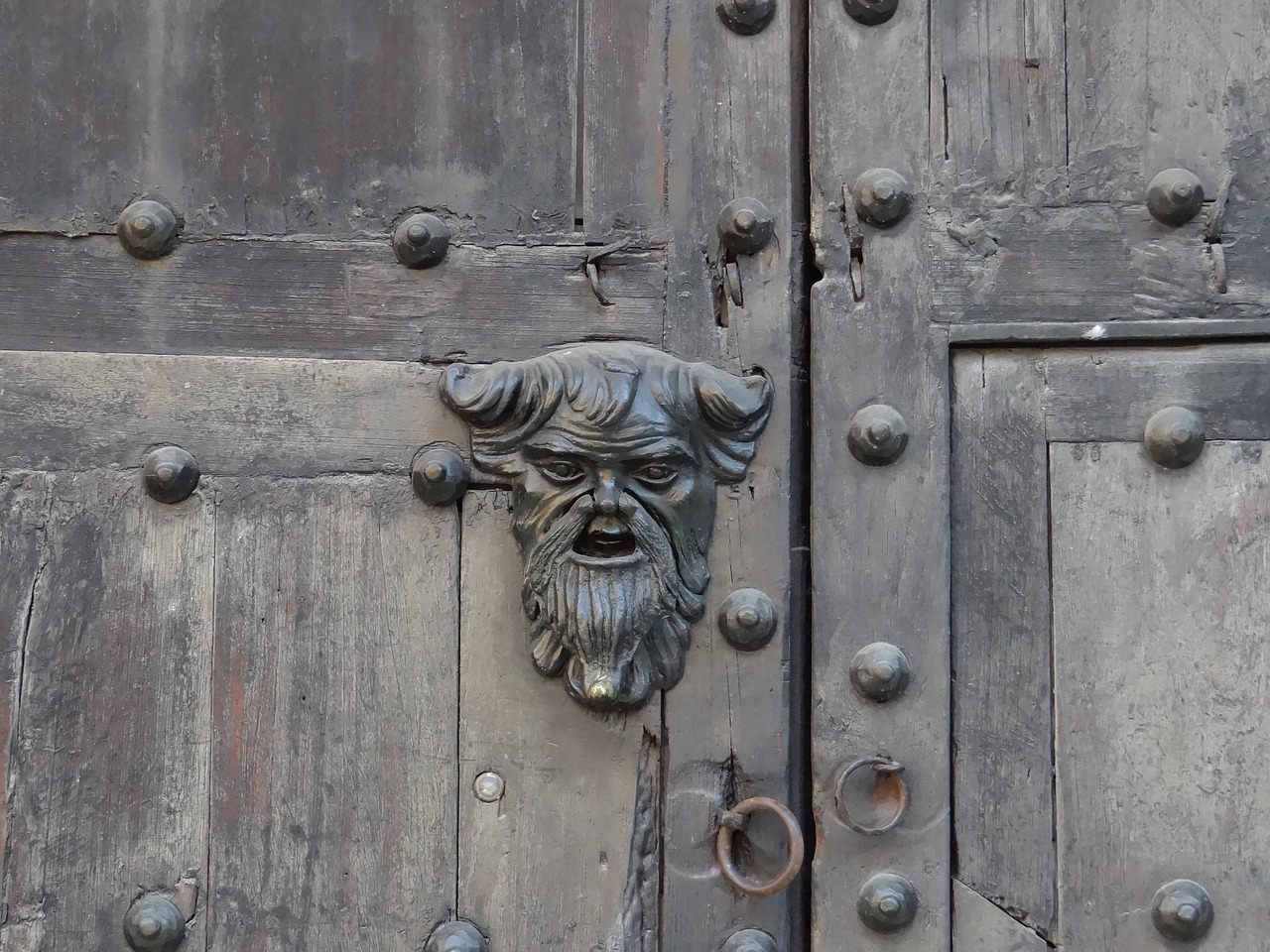 door detail architecture free photo