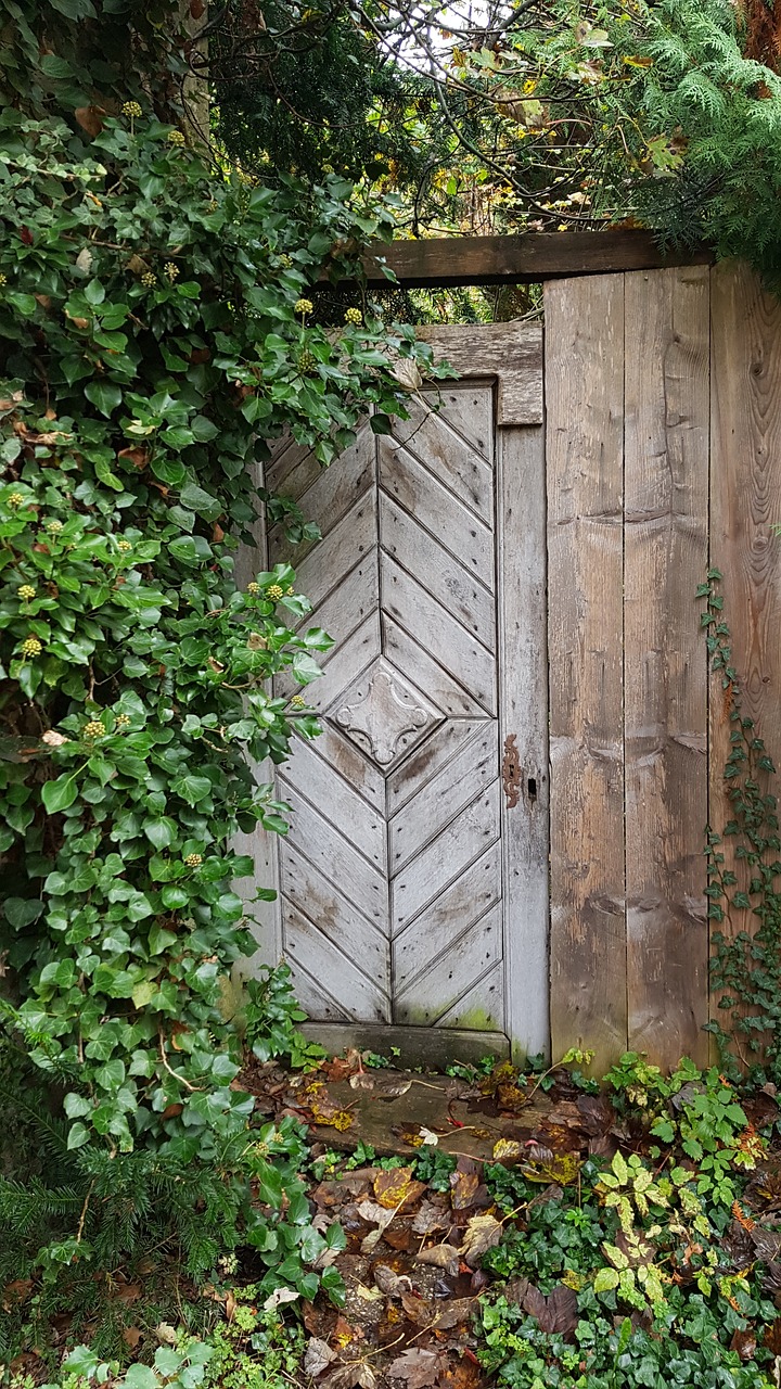 door wooden door garden free photo