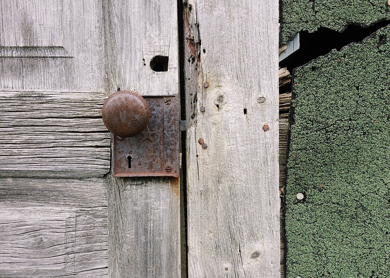 door weathered wooden free photo