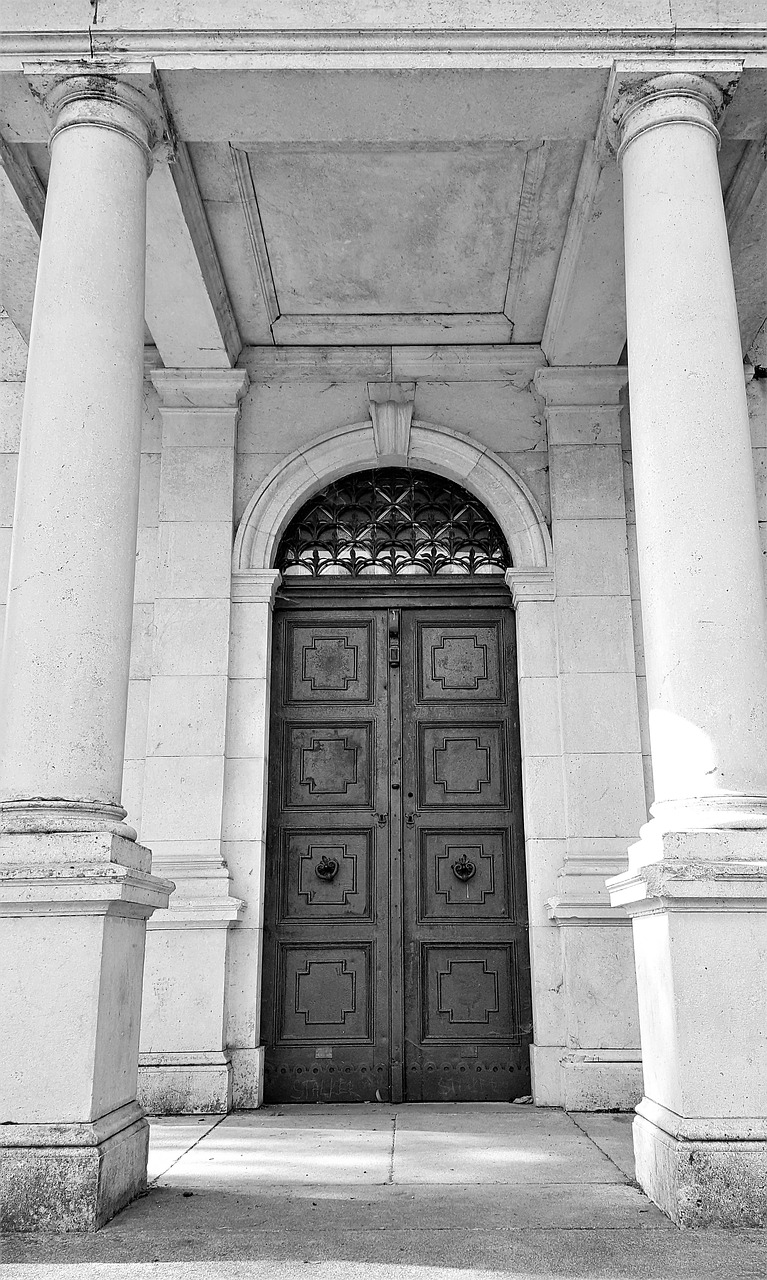 door entry metal free photo