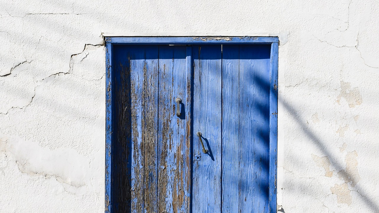 door wooden blue free photo