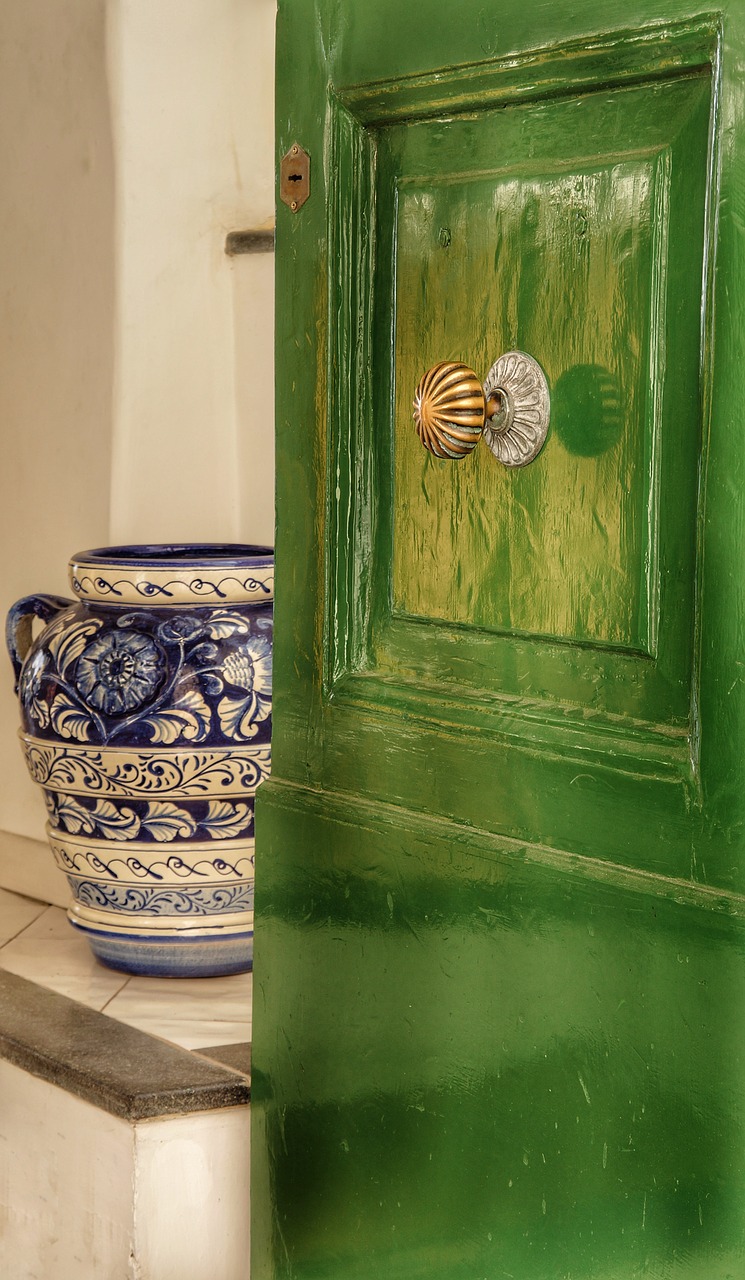 door green porcelain free photo