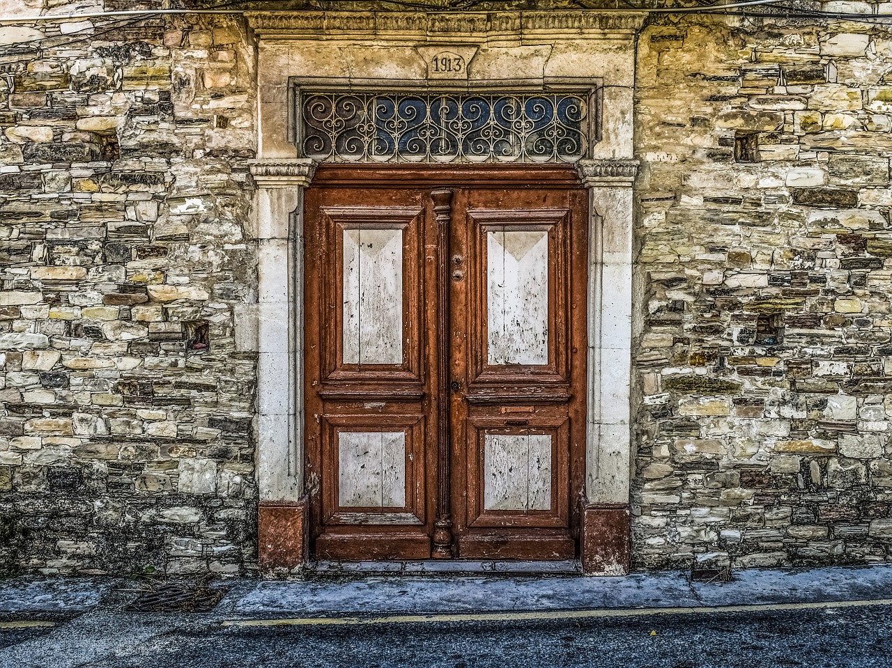 door old weathered free photo