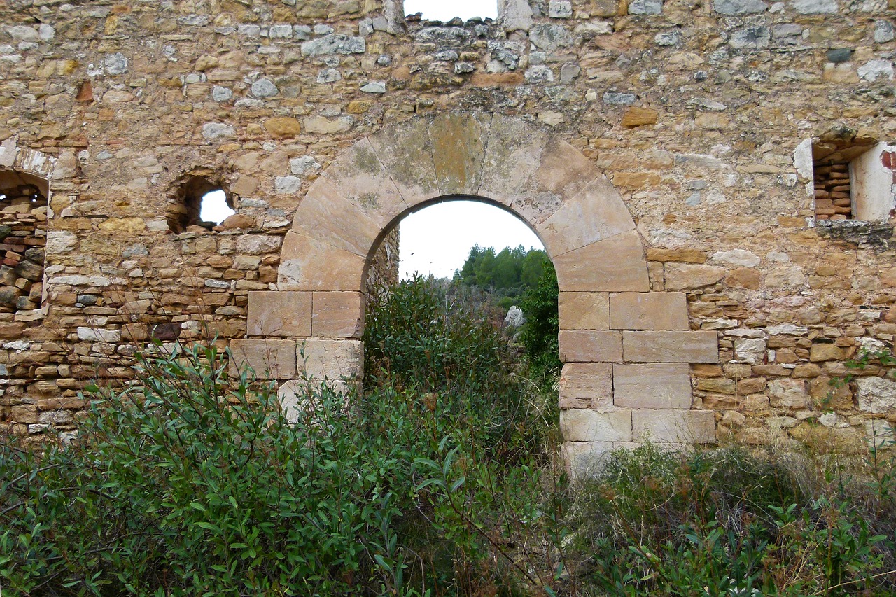 door castle arch free photo