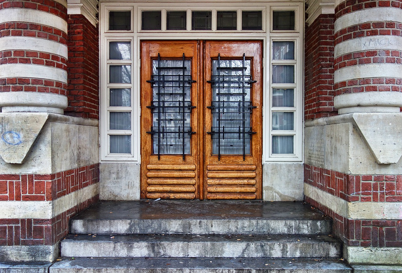 door wooden door entrance free photo