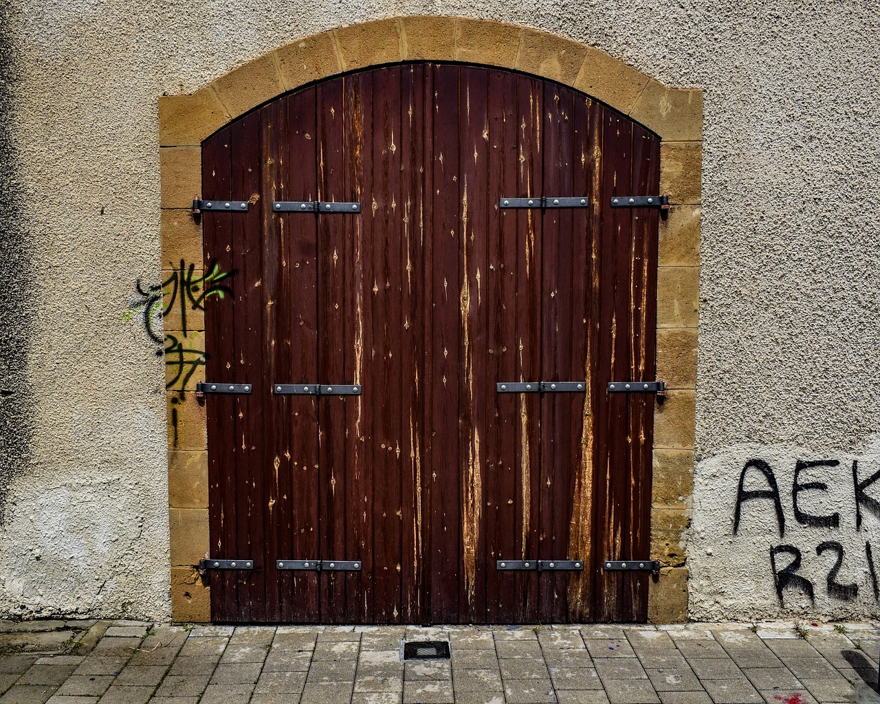 door  doorway  wood free photo