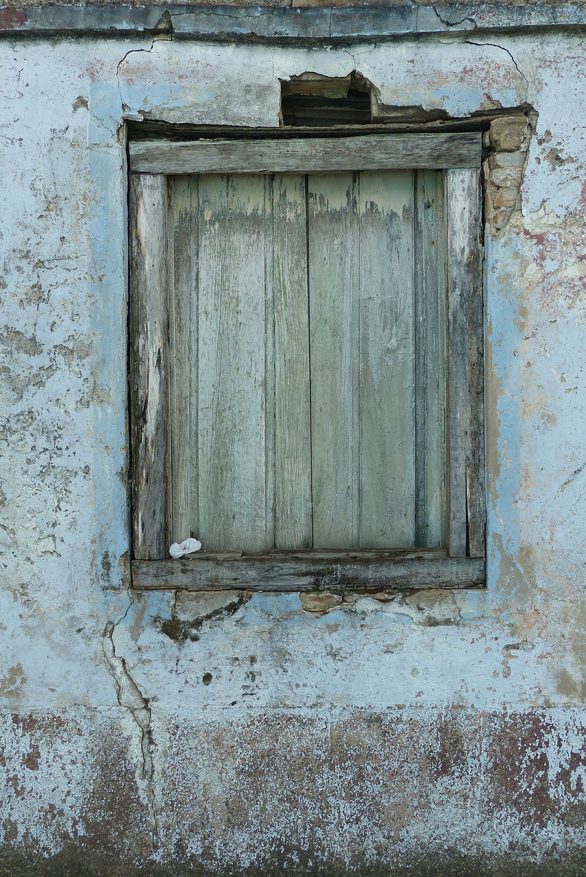 door  wall  unclean free photo