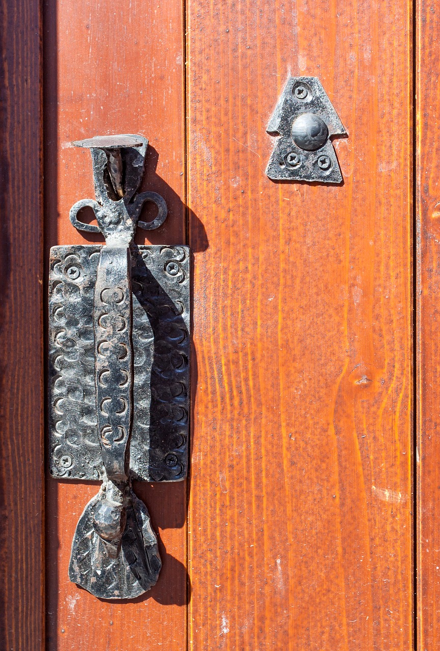 door  handle  metal free photo