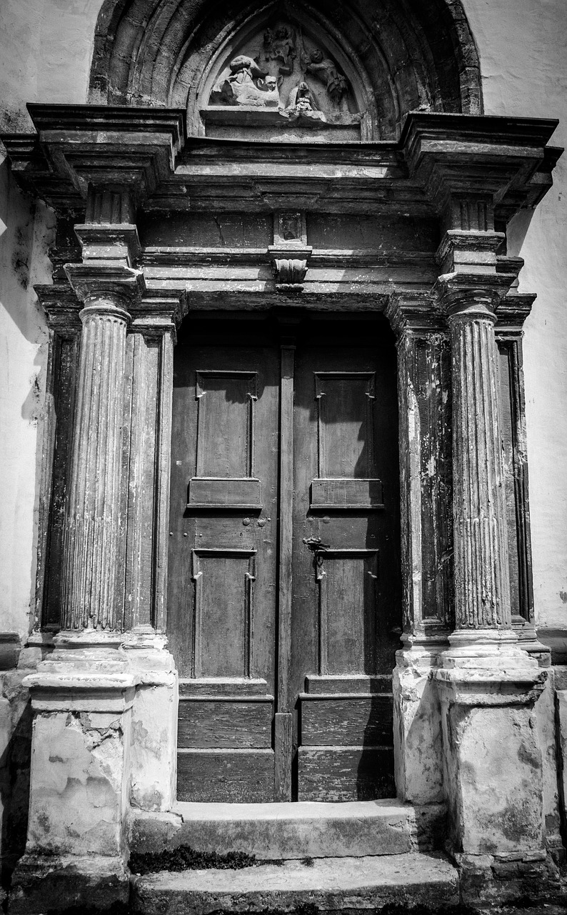door  black  white free photo